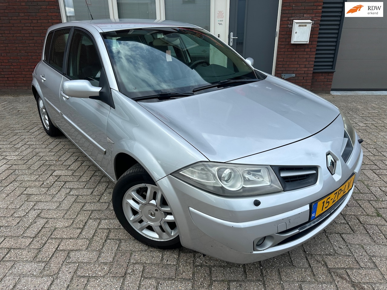 Renault Mégane - 1.6-16V Tech Line / Clima / Cruise / PDC / Xenon / LM / NAP - AutoWereld.nl