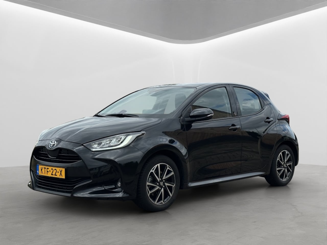 Toyota Yaris - 1.5 Hyb. dynamic Keyless Led - AutoWereld.nl