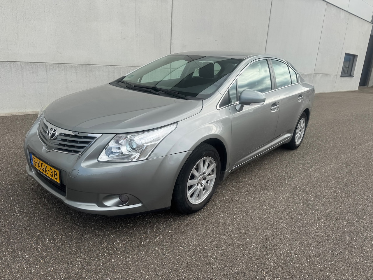 Toyota Avensis - 1.8 VVT-i Dynamic 1.8 VVTi Dynamic - AutoWereld.nl