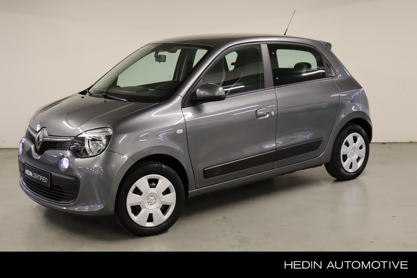 Renault Twingo - TCe 90 Expression | Airco | Cruise Control | Parkeersensoren | Radio Connect R & GO | 2531 - AutoWereld.nl