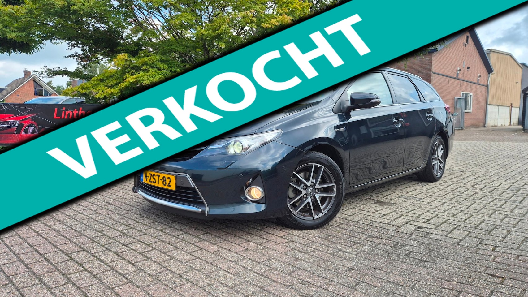 Toyota Auris Touring Sports - 1.8 Hybrid Lease PANO-LEDER-2015 - AutoWereld.nl