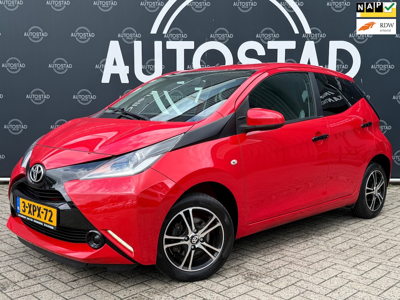 Toyota Aygo - 1.0 VVT-i x-play NL-Auto / NAP / APK / Cruise Control - AutoWereld.nl