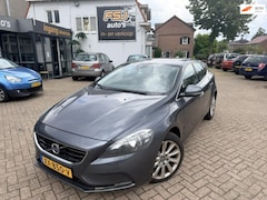 Volvo V40 - 1.6 D2 / DIESEL / SUMMUM / LEDER / VELE OPTIES