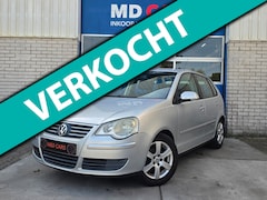 Volkswagen Polo - 1.2-12V Trendline AIRCO/CARPLAY/TREKHAAK/ELEK RAMEN