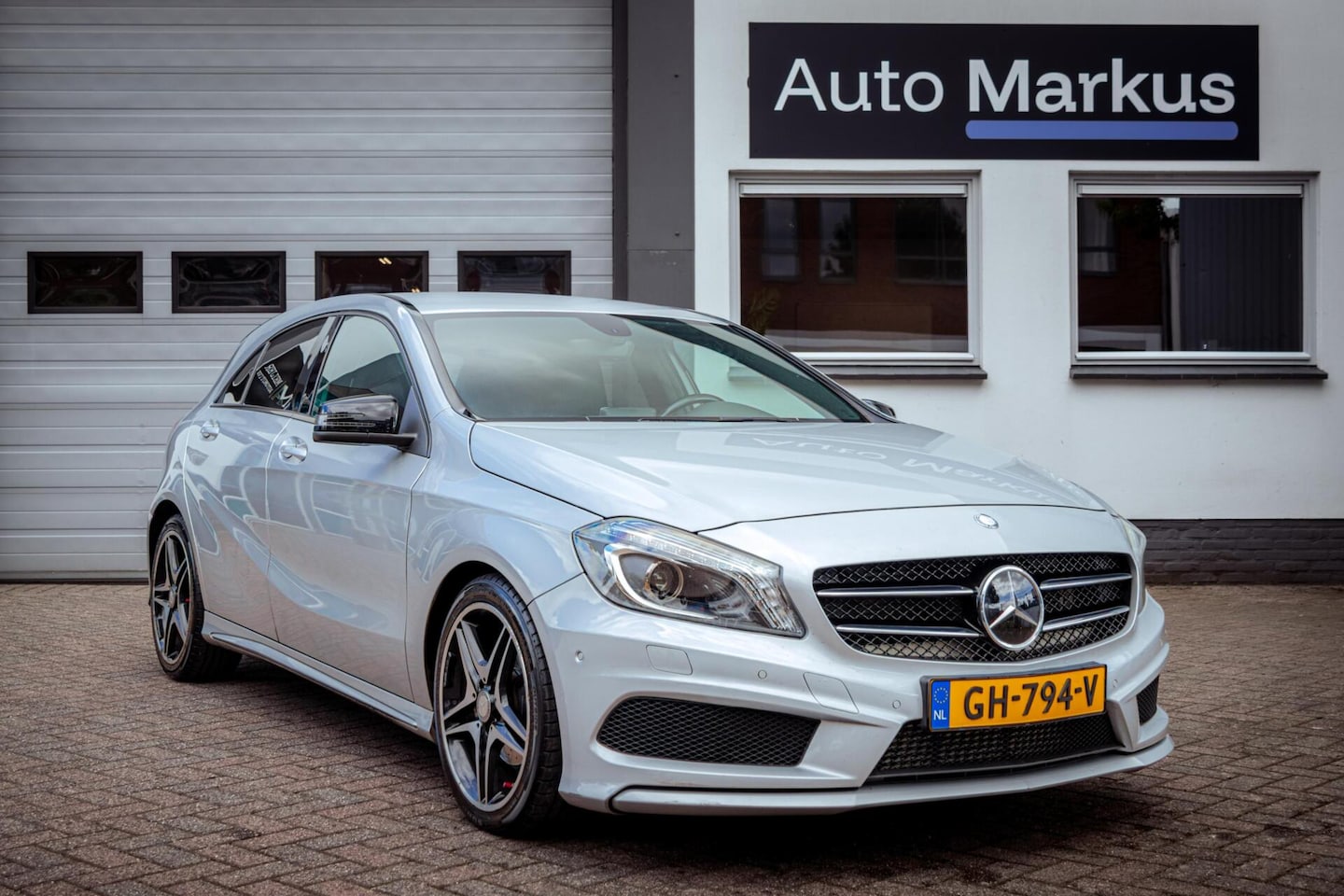 Mercedes-Benz A-klasse - 180 AMG|Harman/Kardon|Xenon|Stoelverwarming - AutoWereld.nl
