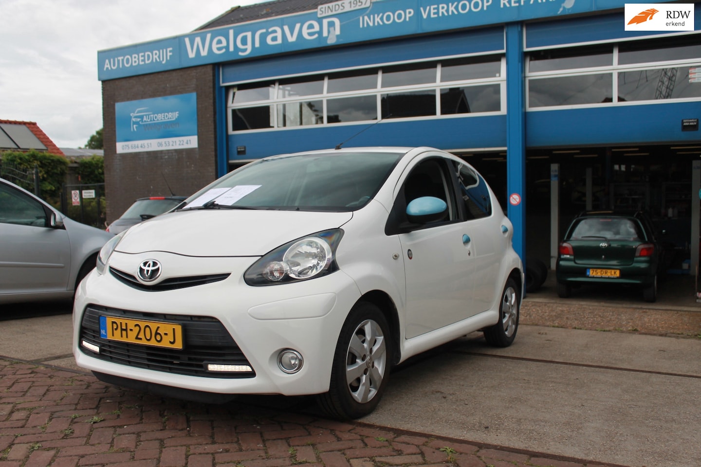 Toyota Aygo - 1.0 VVT-i Dynamic Blue automaat 21 dkm - AutoWereld.nl