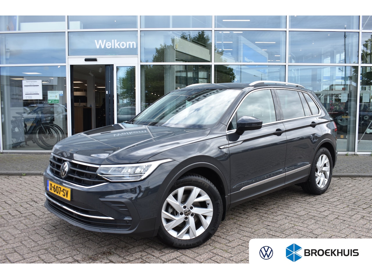 Volkswagen Tiguan - 1.5 TSI 150PK DSG-7 Life | NAVI BY APP | STUUR + STOELVERW. | APP CONNECT | CAMERA | STOEL - AutoWereld.nl
