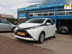 Toyota Aygo - 1.0 VVT-i x-play camara nwe.koppeling 59000km
