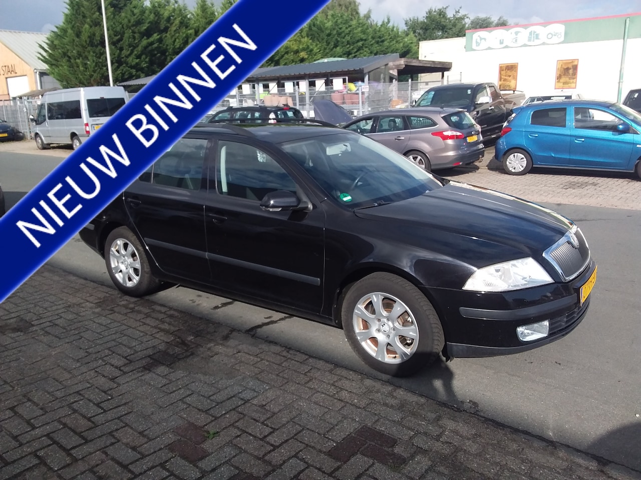 Skoda Octavia Combi - 1.6 Ambiente 1.6 Ambiente - AutoWereld.nl