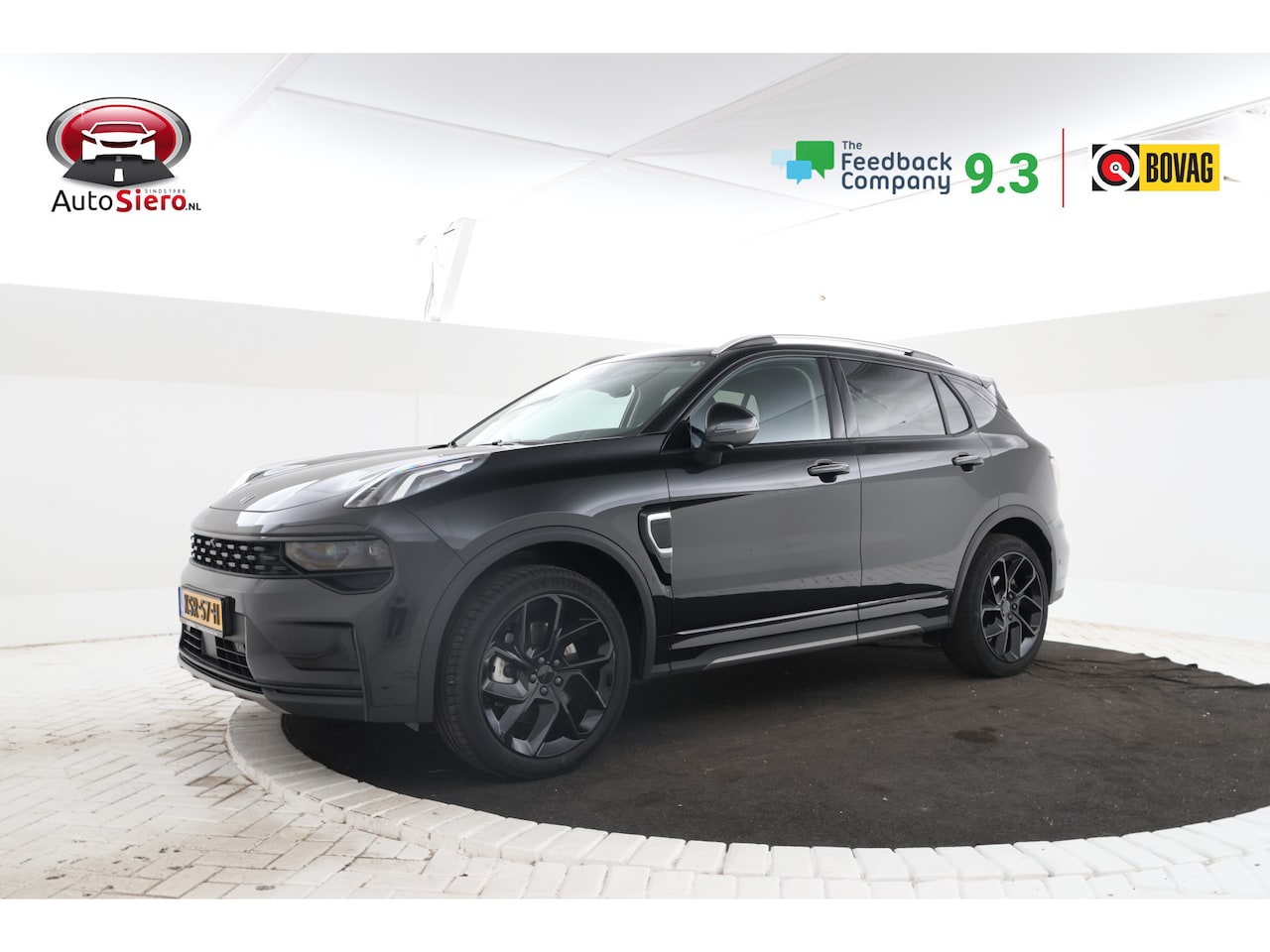 Lynk & Co 01 - 1.5 Full black, Panorama, Apple carplay! - AutoWereld.nl