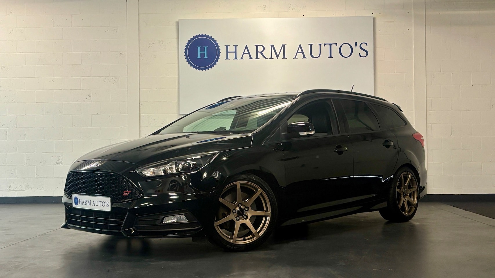 Ford Focus Wagon - 2.0 ST 250PK Navi / Xenon / CAM / Cruise / PDC / Winterpakket - AutoWereld.nl