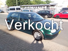 Volkswagen Golf - 1.4-16V