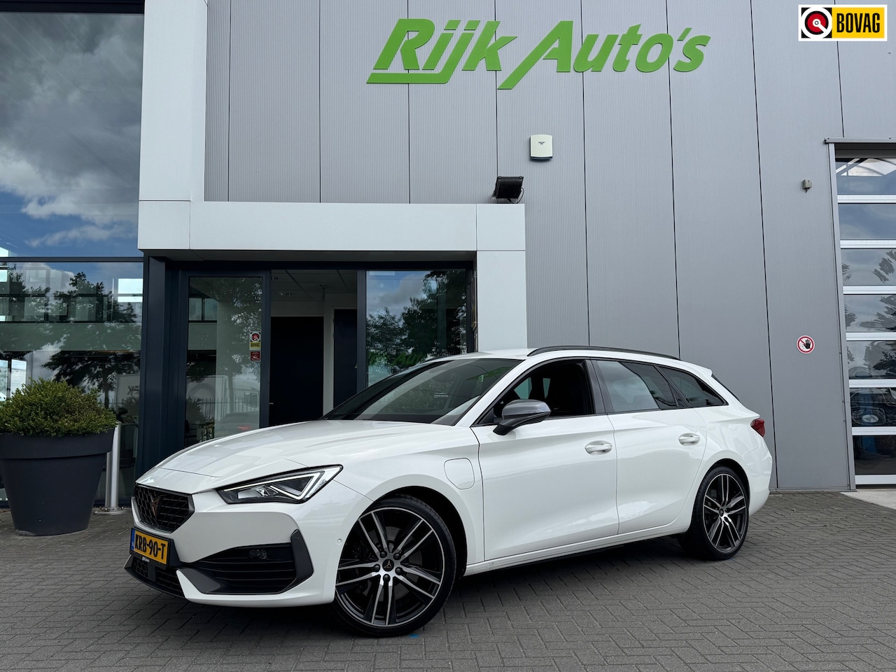 CUPRA Leon Sportstourer - 1.4 e-Hybrid VZ Copper Edition * Full Link * Camera * 19 Inch - AutoWereld.nl