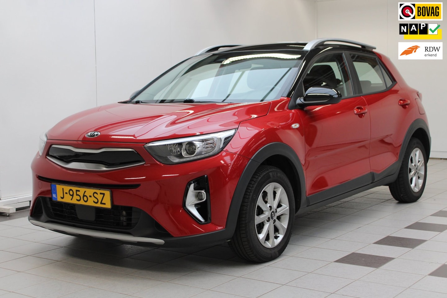 Kia Stonic - 1.0 T-GDi MHEV DynamicLine|Camera|Two-tone|PDC|NAP - AutoWereld.nl