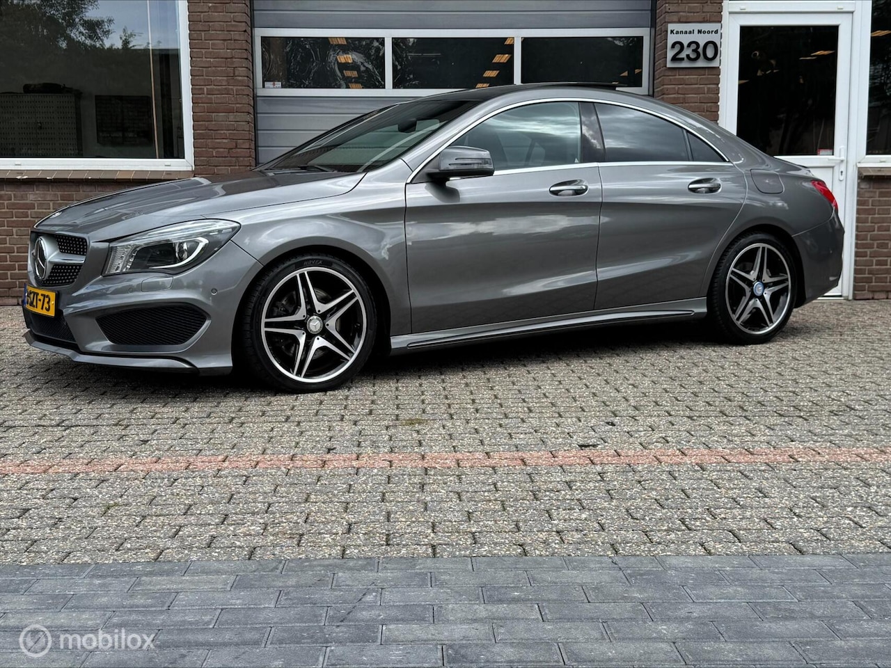 Mercedes-Benz CLA-Klasse - 250 AMG AUT LEDER/PANO/NAVI/PDC - AutoWereld.nl