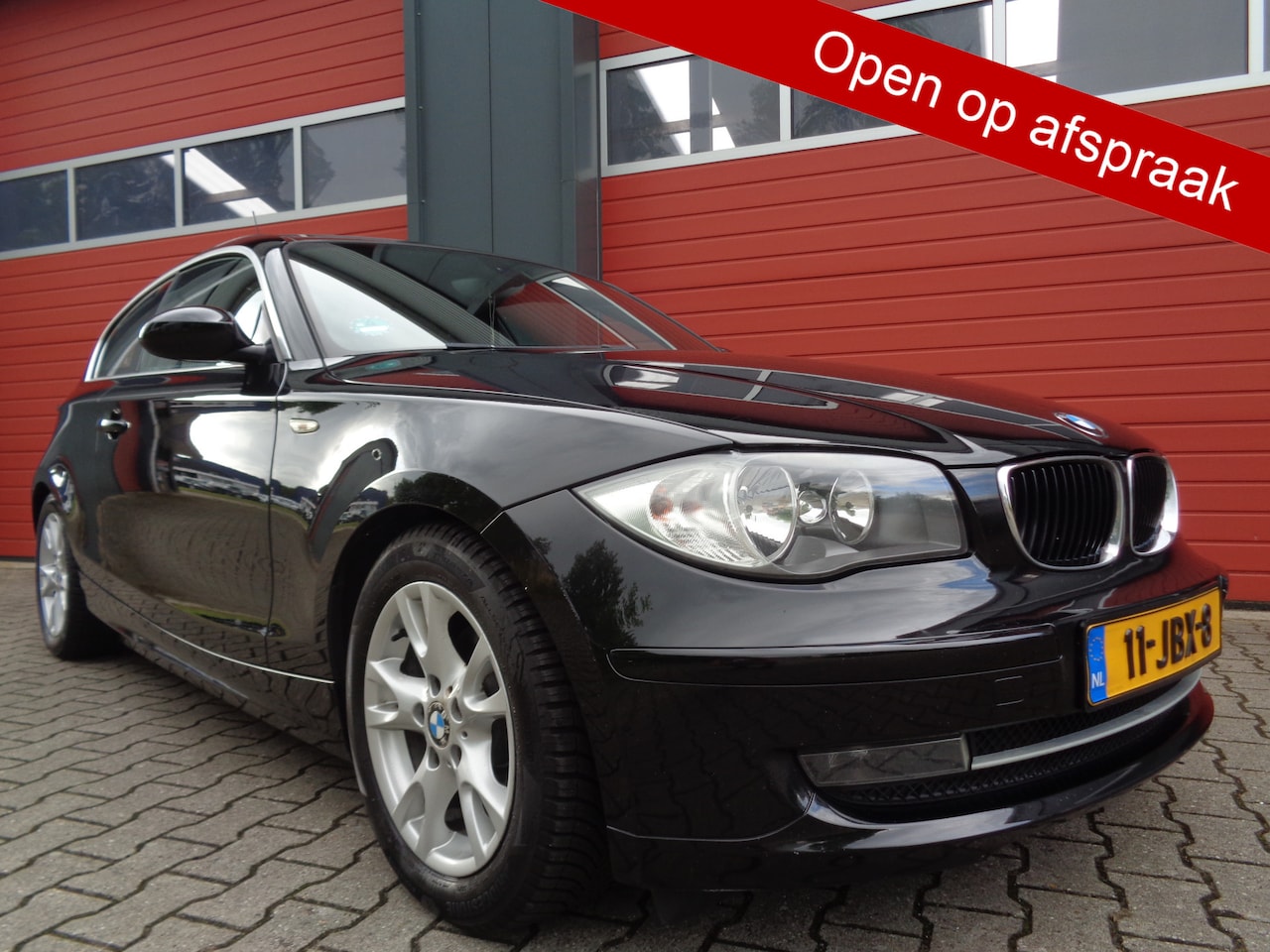 BMW 1-serie - 118i Business Line 118i Business Line,Sportstoelen,Automaat,Mooie auto! - AutoWereld.nl
