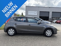 Hyundai i30 - 1.6i Dynamic