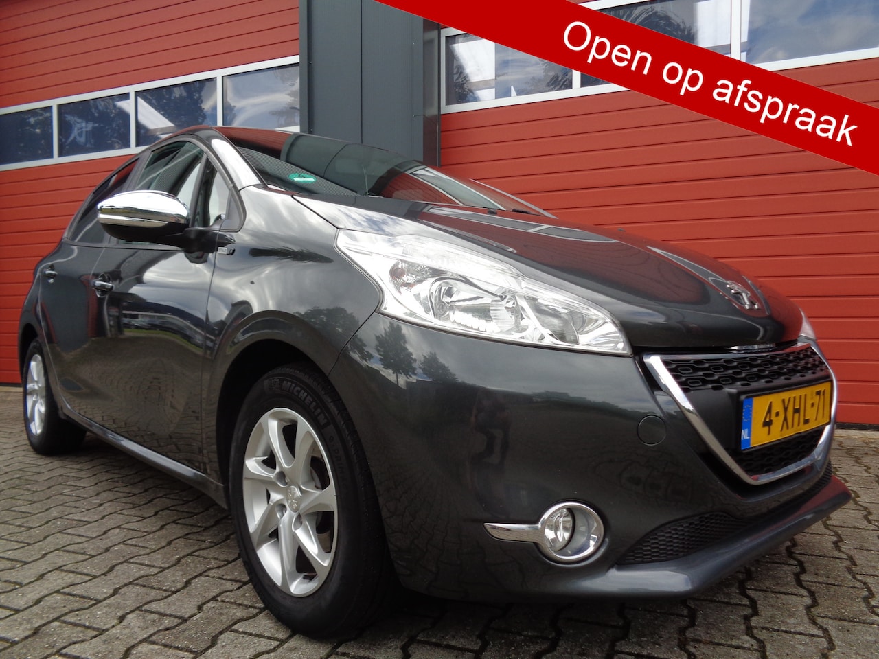 Peugeot 208 - 1.2 Vti Style 1.2 VTi Style,5drs,Airco,Navi,Pdc,Mooie auto! - AutoWereld.nl