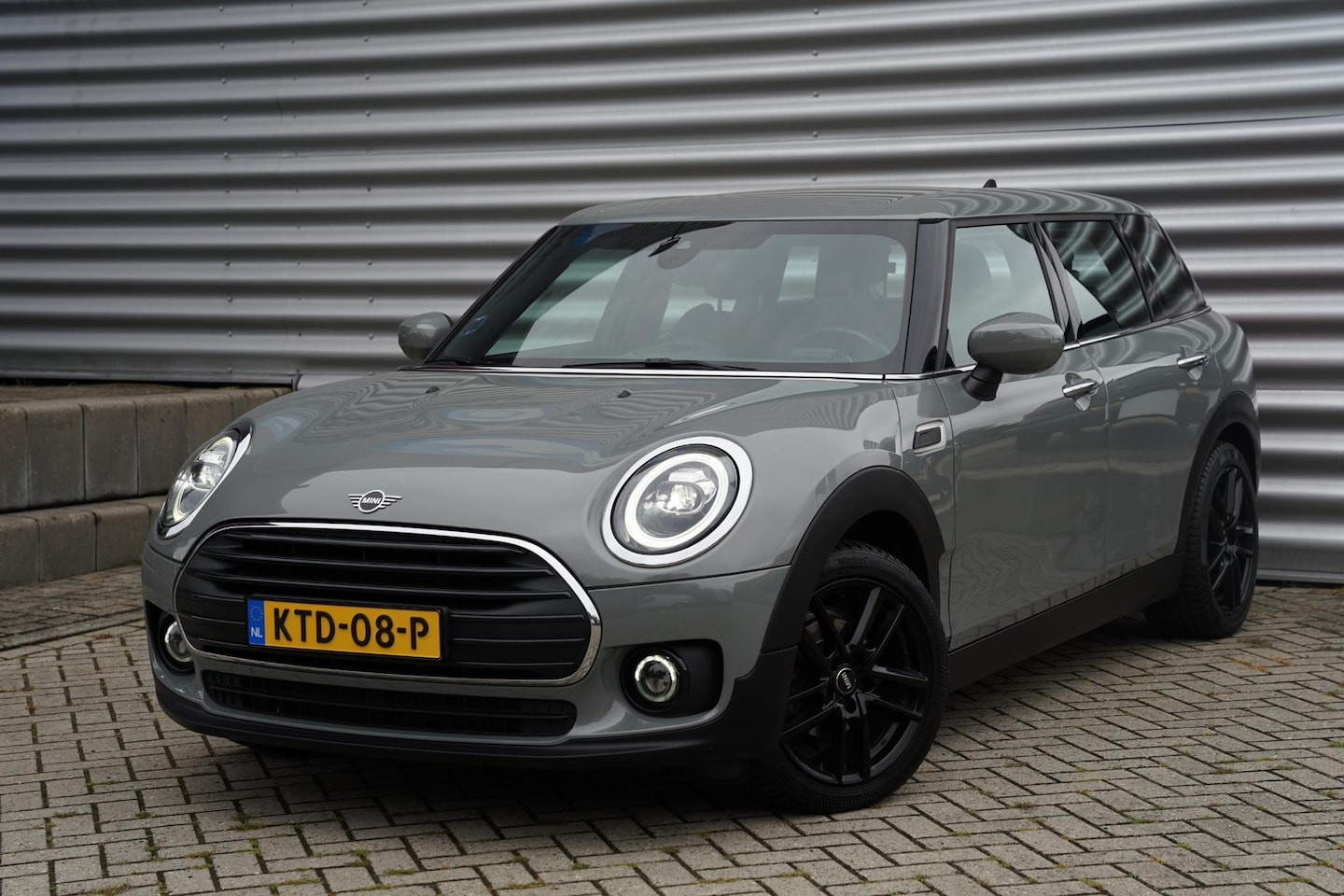 MINI Clubman - 1.5 One 102PK Chili Cruise Navi Carplay PDC Dealer 17LM - AutoWereld.nl
