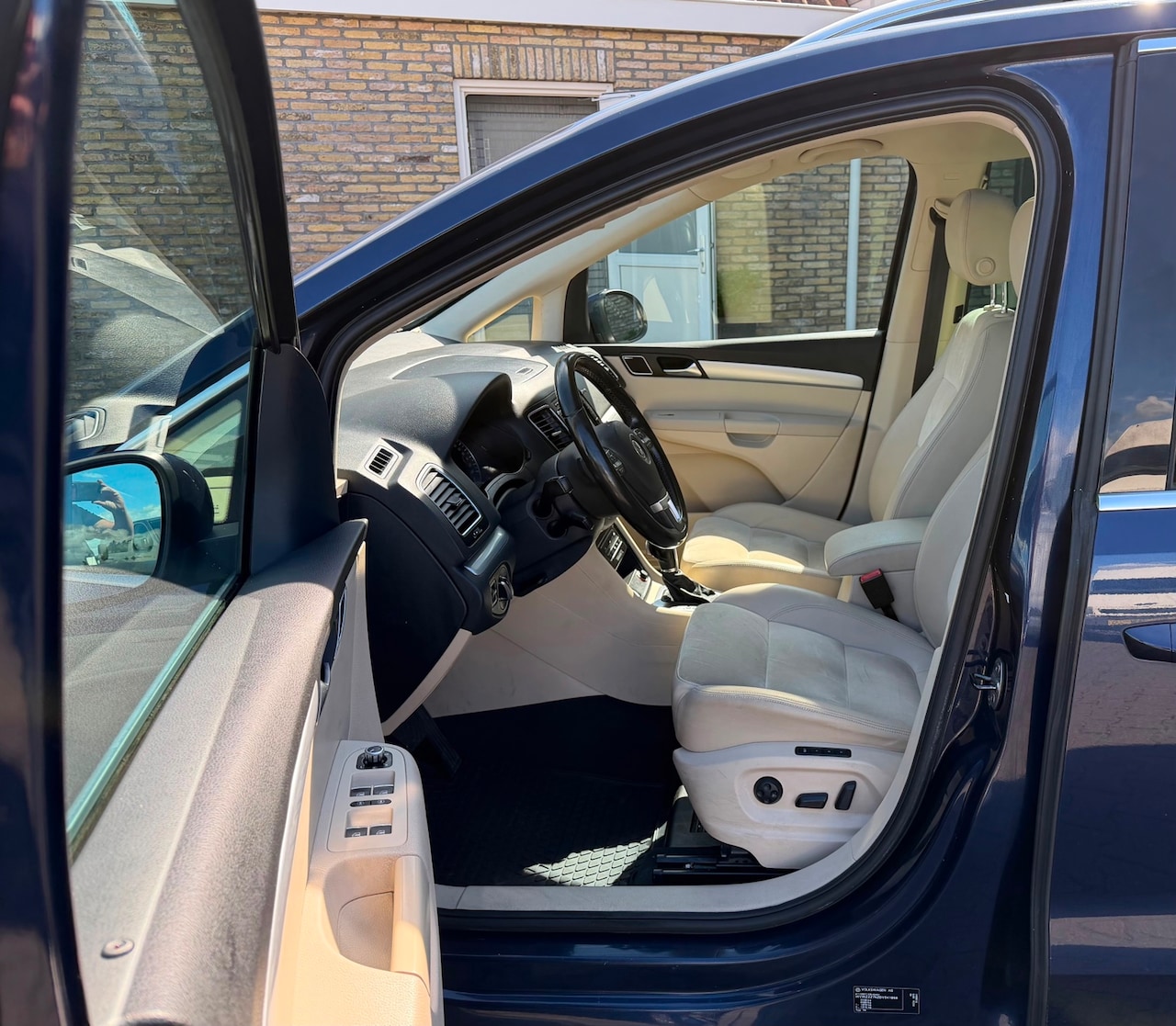 Volkswagen Sharan - 2.0 TSI Highline Automaat 7 Persoons Dikke Auto - AutoWereld.nl