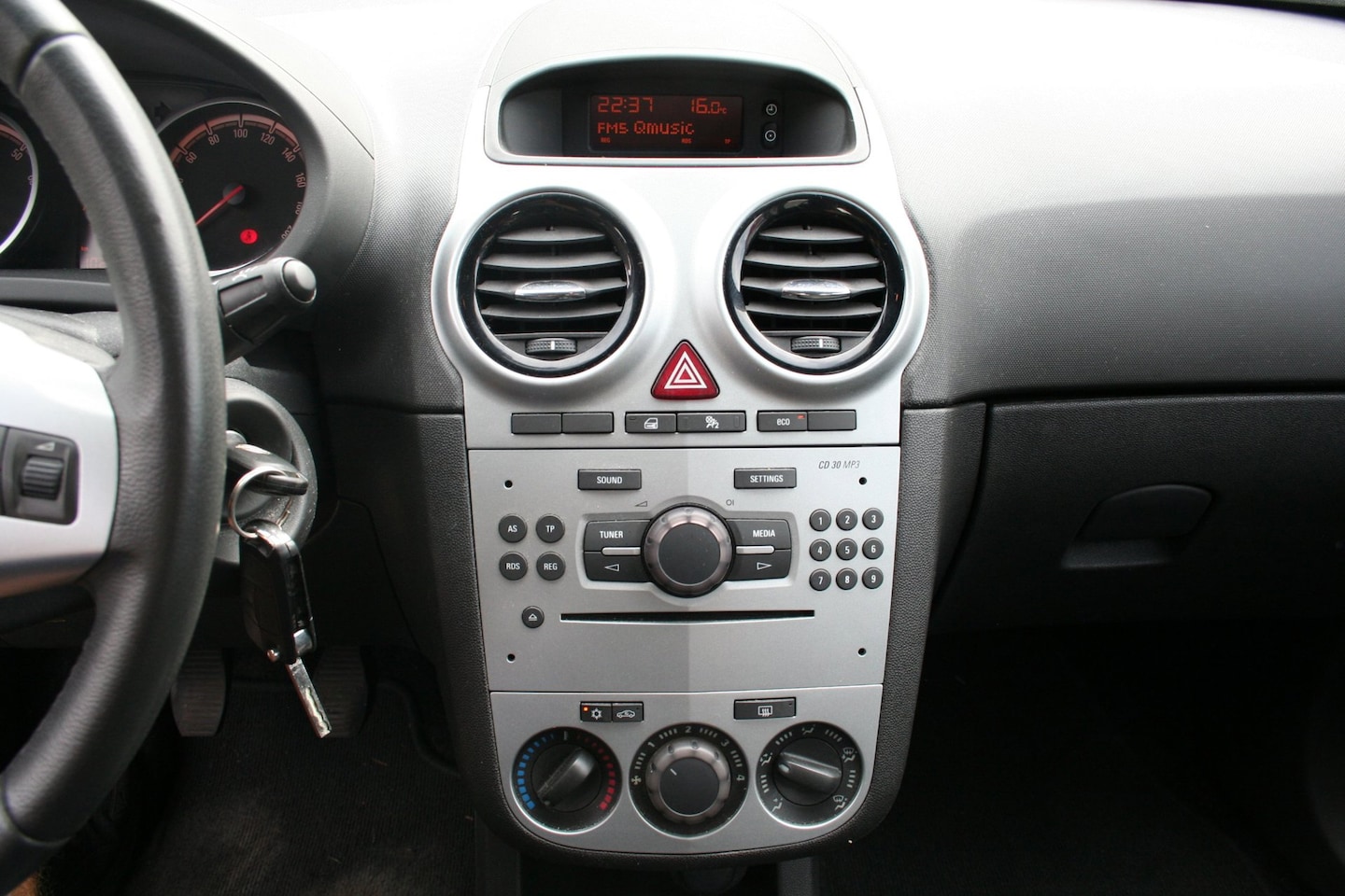 Opel Corsa - 1.2-16V Design Edition 1.2-16V Design Edition