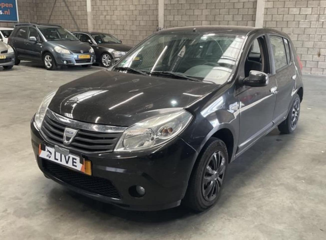 Dacia Sandero - 1.2 Lauréate | Airco | Lage km NAP | - AutoWereld.nl