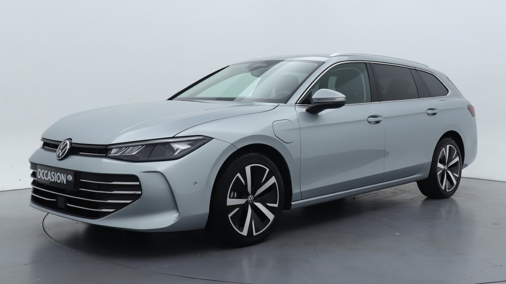 Volkswagen Passat Variant - Business 1.5 eHybrid 150 kW / 204 pk Variant 6 versn. DSG | trekhaak - AutoWereld.nl