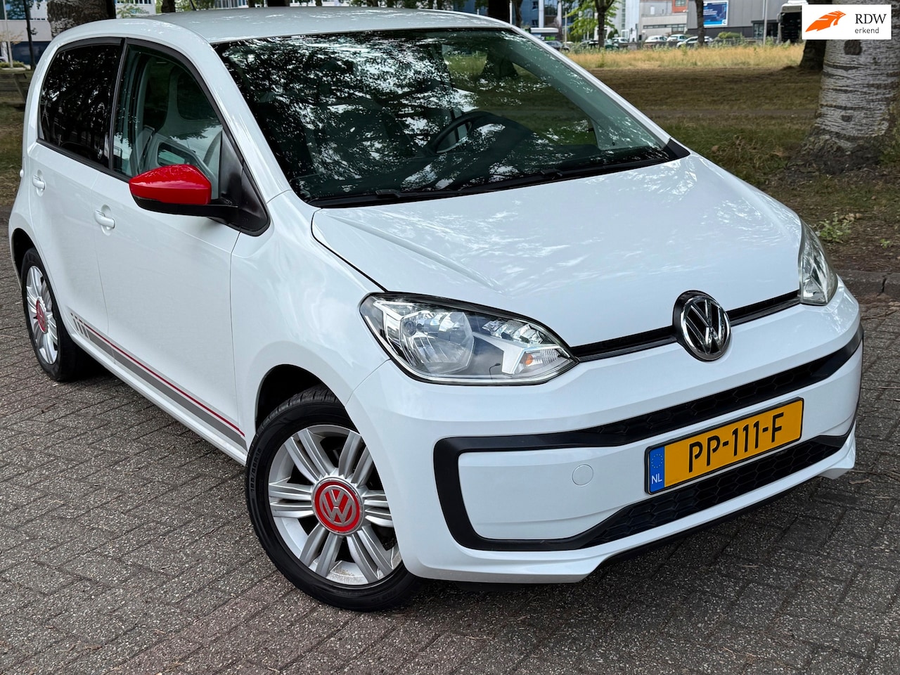 Volkswagen Up! - 1.0 BMT high up! Beats - AutoWereld.nl