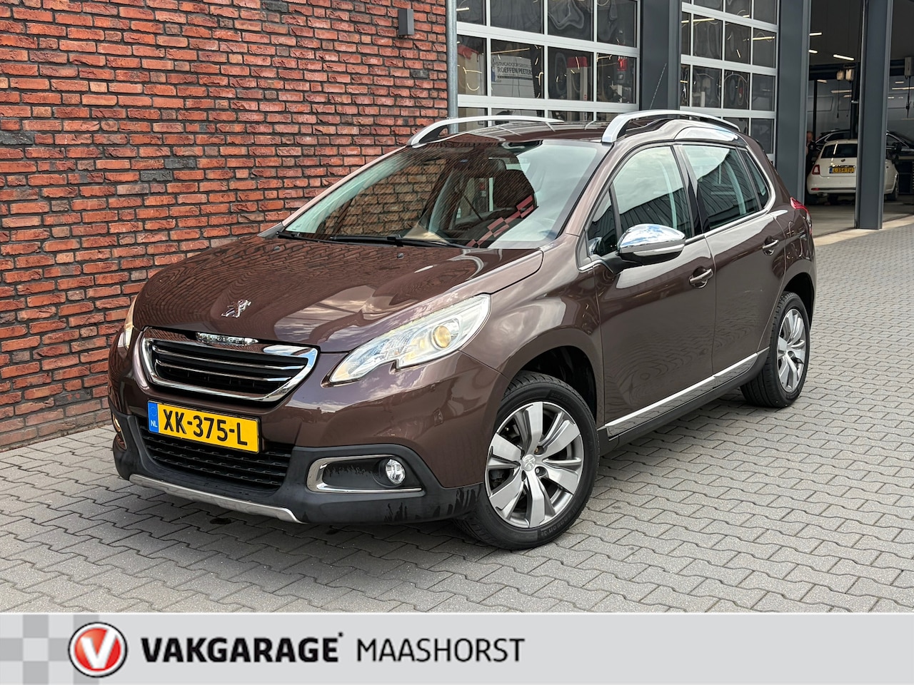 Peugeot 2008 - 1.2 PureTech Allure Automaat/Navigatie/PDC/Clima/Airco/Cruise/Trekhaak/Bluetooth - AutoWereld.nl