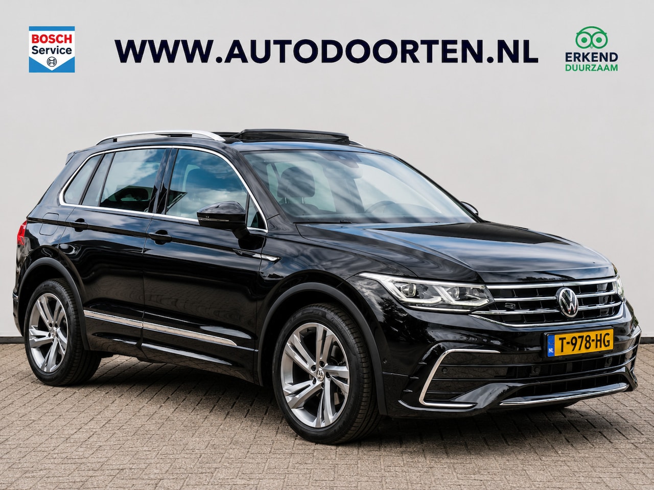 Volkswagen Tiguan - 1.5 TSI R-Line Business|Pano|Trekhaak|Camera|IQ Light - AutoWereld.nl