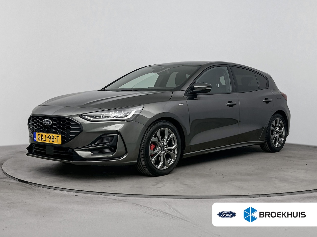 Ford Focus - 1.0 Hybrid ST Line X 155pk | Pano | Stoelverwarming | Apple Carplay | Keyless | AGR Stoel - AutoWereld.nl