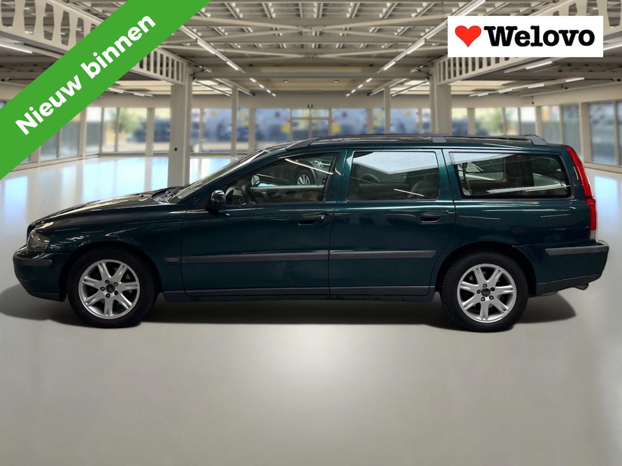 Volvo V70 - 2.4 Comfort Line Automaat, leder... - AutoWereld.nl
