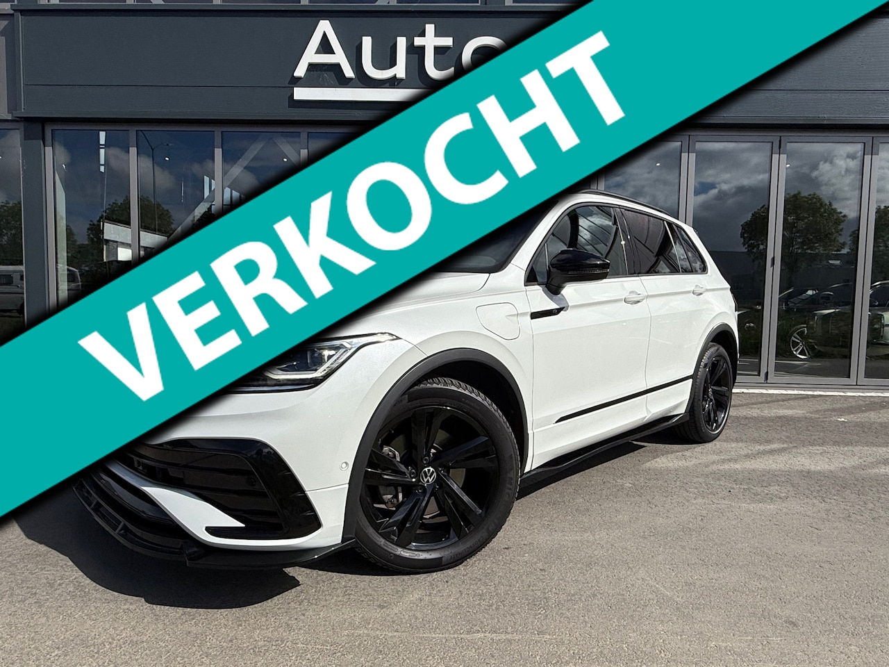 Volkswagen Tiguan - 1.4 TSI eHybrid R-Line Business+ MAXTON Black Edition - AutoWereld.nl