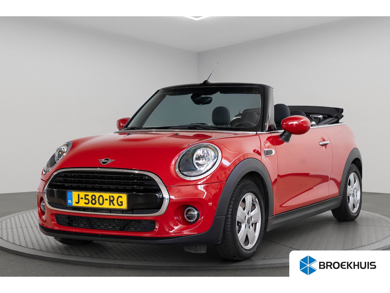 MINI Cabrio - 1.5 Cooper Salt | Navigatie | Parkeersensoren | Lichtmetalen velgen | Airco | Armsteun | C - AutoWereld.nl