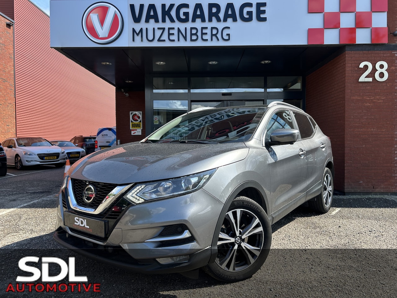 Nissan Qashqai - 1.3 DIG-T 160PK!! N-Connecta // PANO-DAK // NAVI + CARPLAY // 360 CAMERA // PDC V+A // STO - AutoWereld.nl