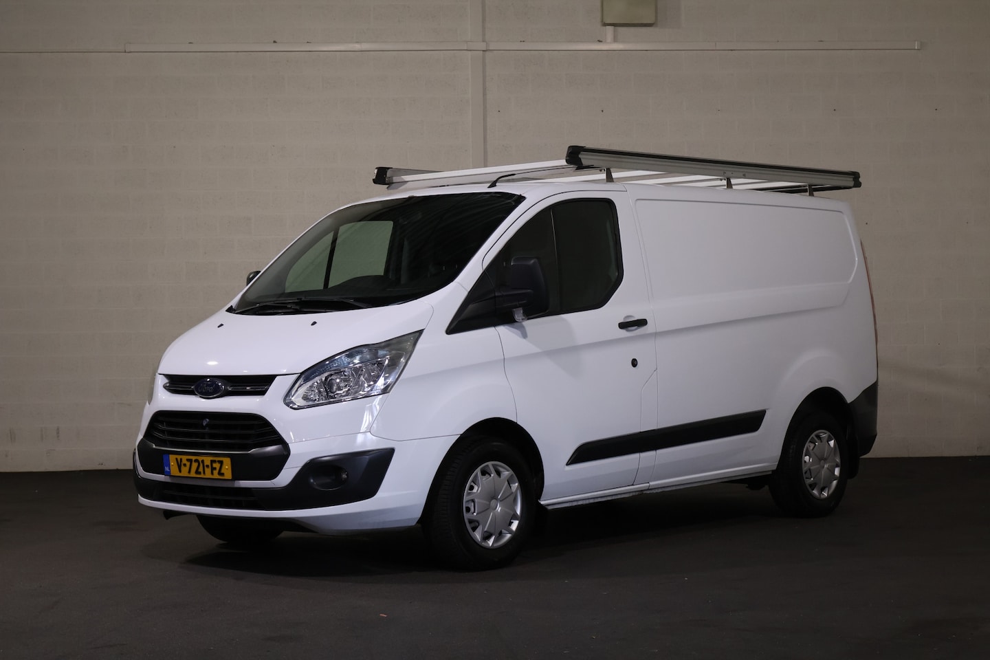 Ford Transit Custom - 2.2 TDCI L1 H1 Airco Imperiaal Trekhaak - AutoWereld.nl