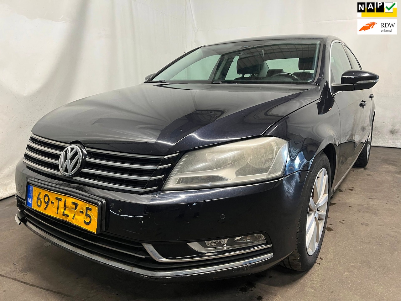 Volkswagen Passat - 1.4 TSI Highline BlueMotion - Schade - BPM - AutoWereld.nl