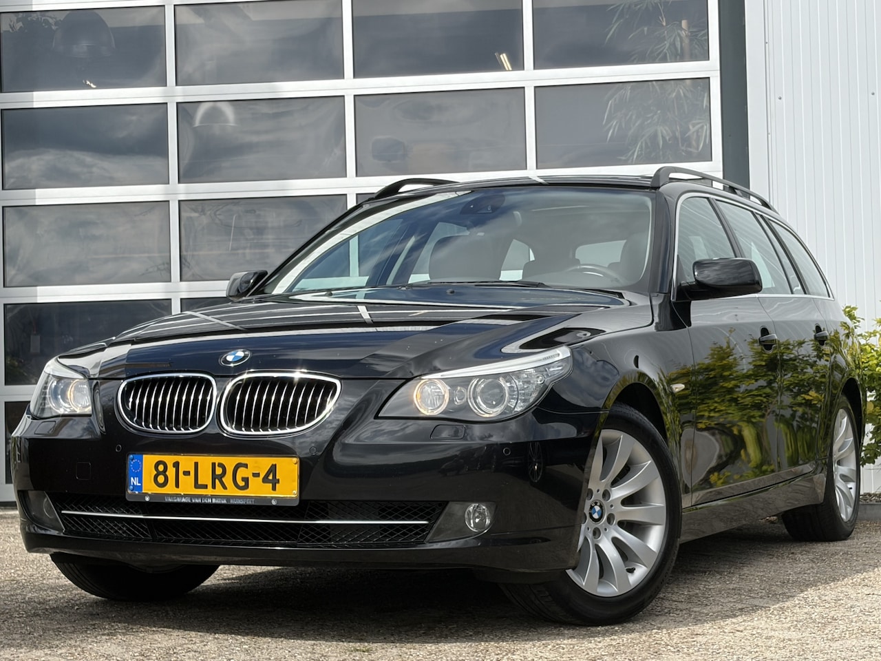 BMW 5-serie Touring - 525i Business Line Edition II 218pk | Audio-navigatie full map | Bi-xenon koplampen | Crui - AutoWereld.nl