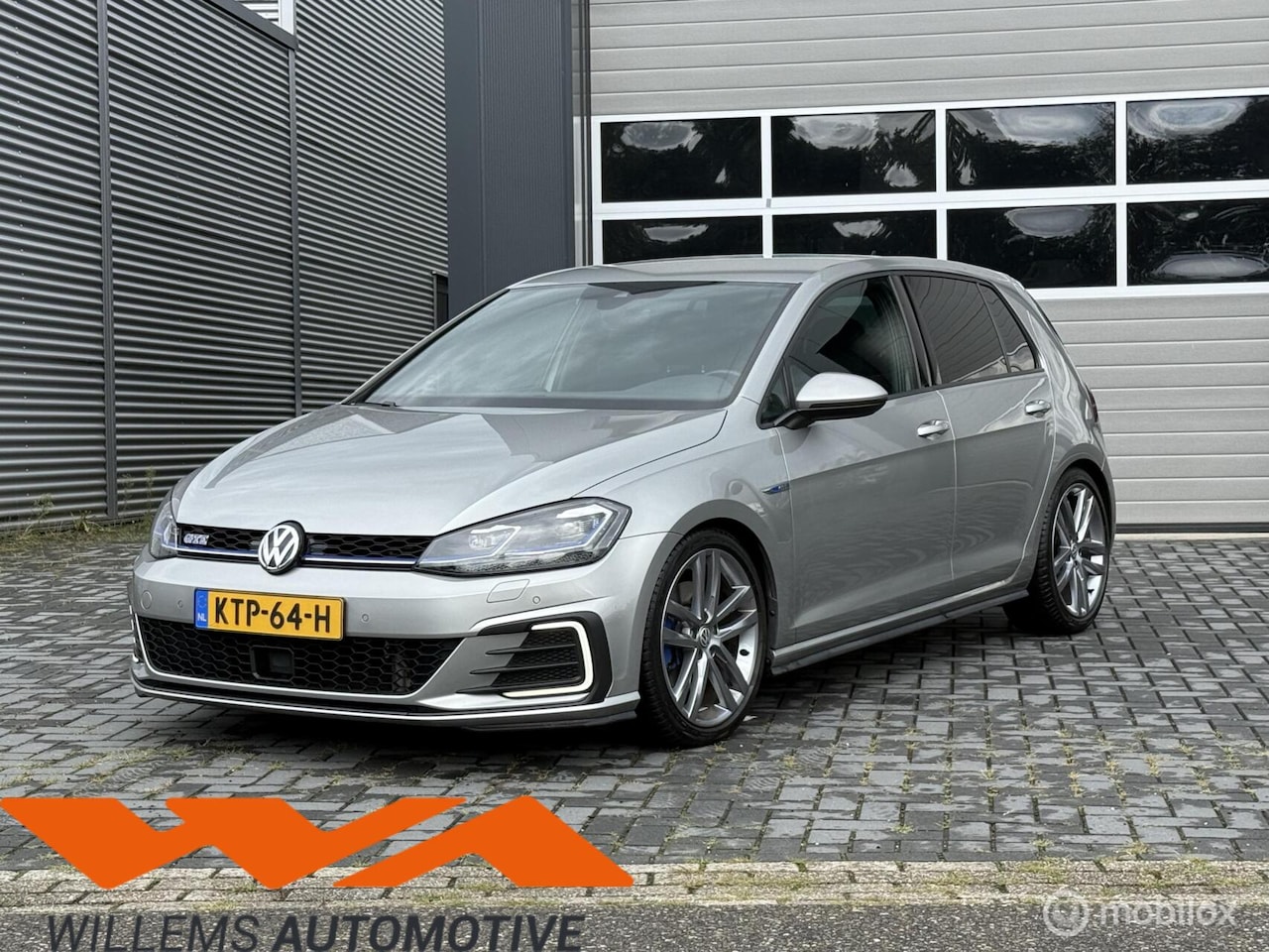 Volkswagen Golf - 1.4 TSI GTE 204PK|ACC|Camera|Leder-Alcantara - AutoWereld.nl