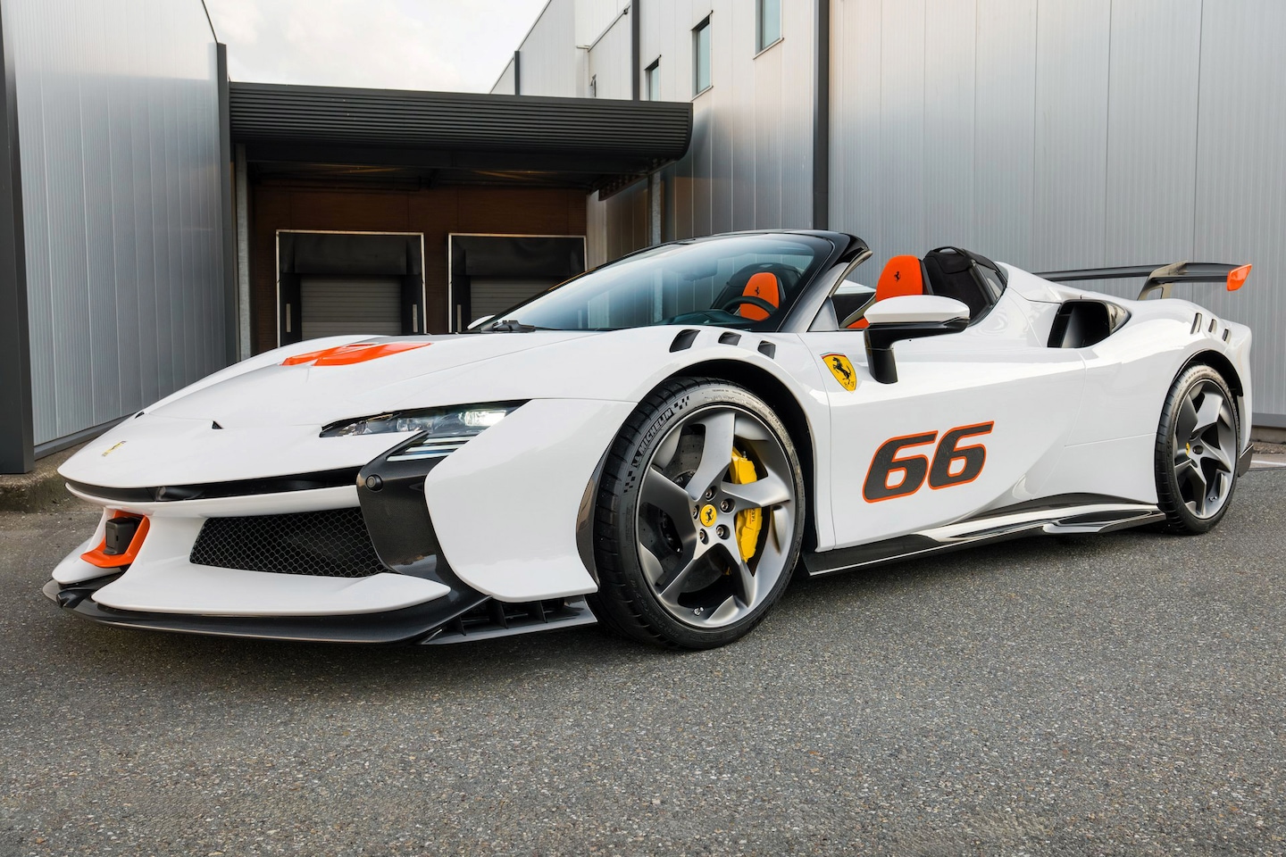 Ferrari SF90 Spider - XX - Bianco Cervino - 1 of 599 - NEW! - AutoWereld.nl