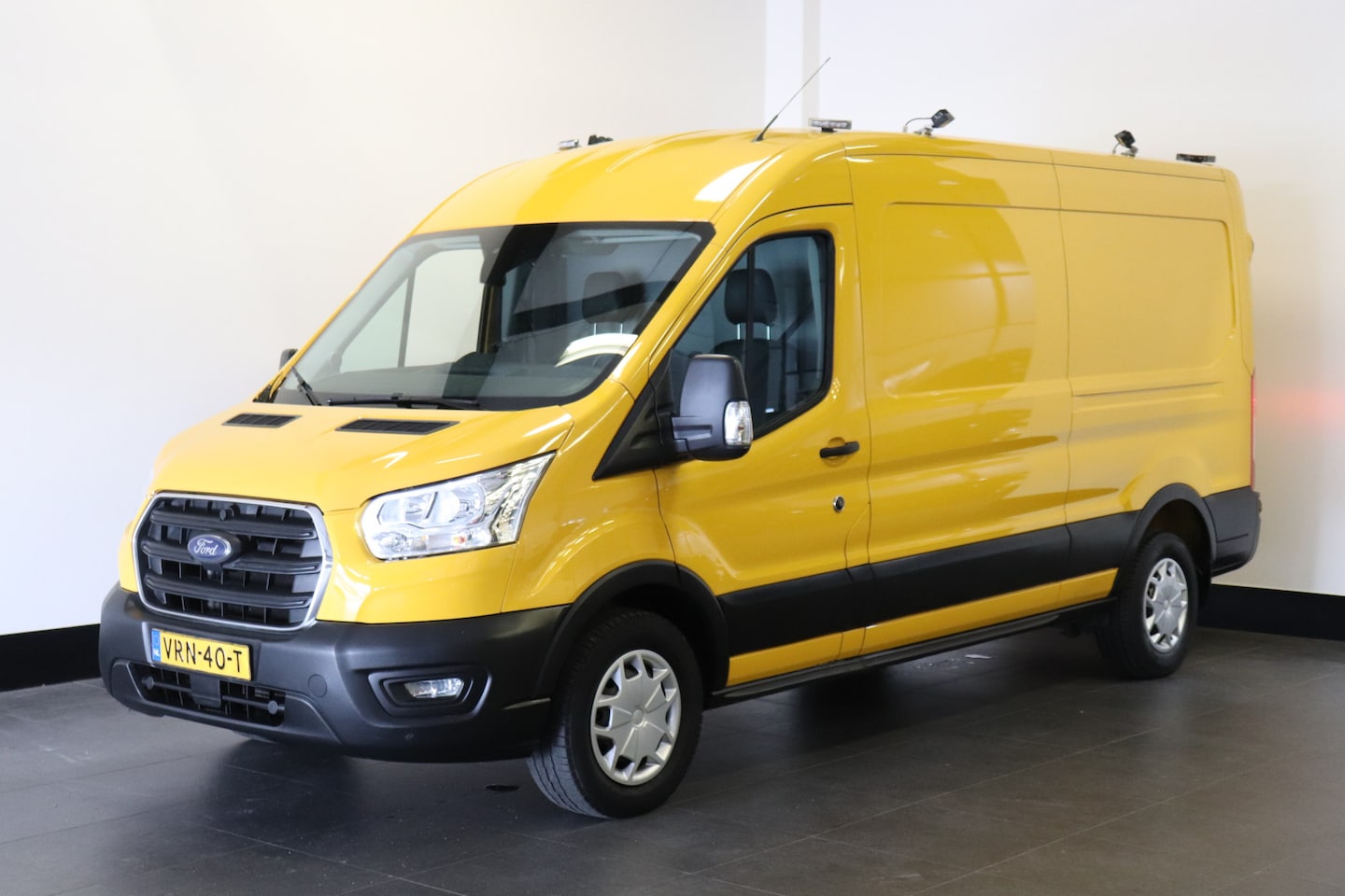 Ford Transit - 2.0 TDCI 130PK L3H2 EURO 6 - Airco - Cruise - PDC - € 13.950,- Excl. - AutoWereld.nl