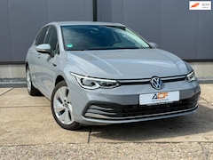 Volkswagen Golf - 1.5 TSI Style DSG NARDOGREY camera navigatie carplay 1e eig