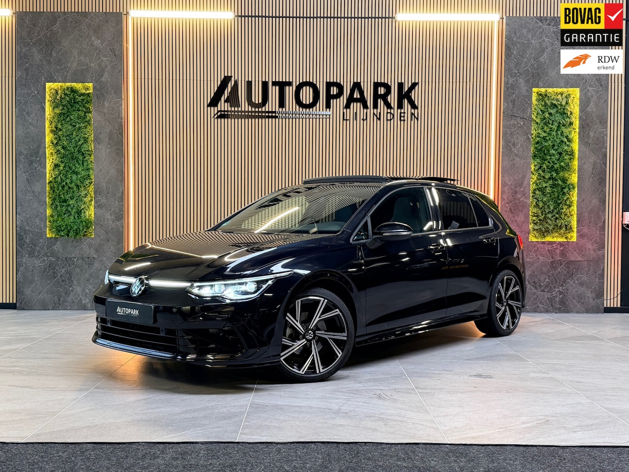 Volkswagen Golf - 1.5 eTSI R-Line 3X R-Line |BTW|PANO|IQ LIGHTS|VIRTUAL|SFEERVERLICHTING|CARPLAY|CAMERA|DEAL - AutoWereld.nl