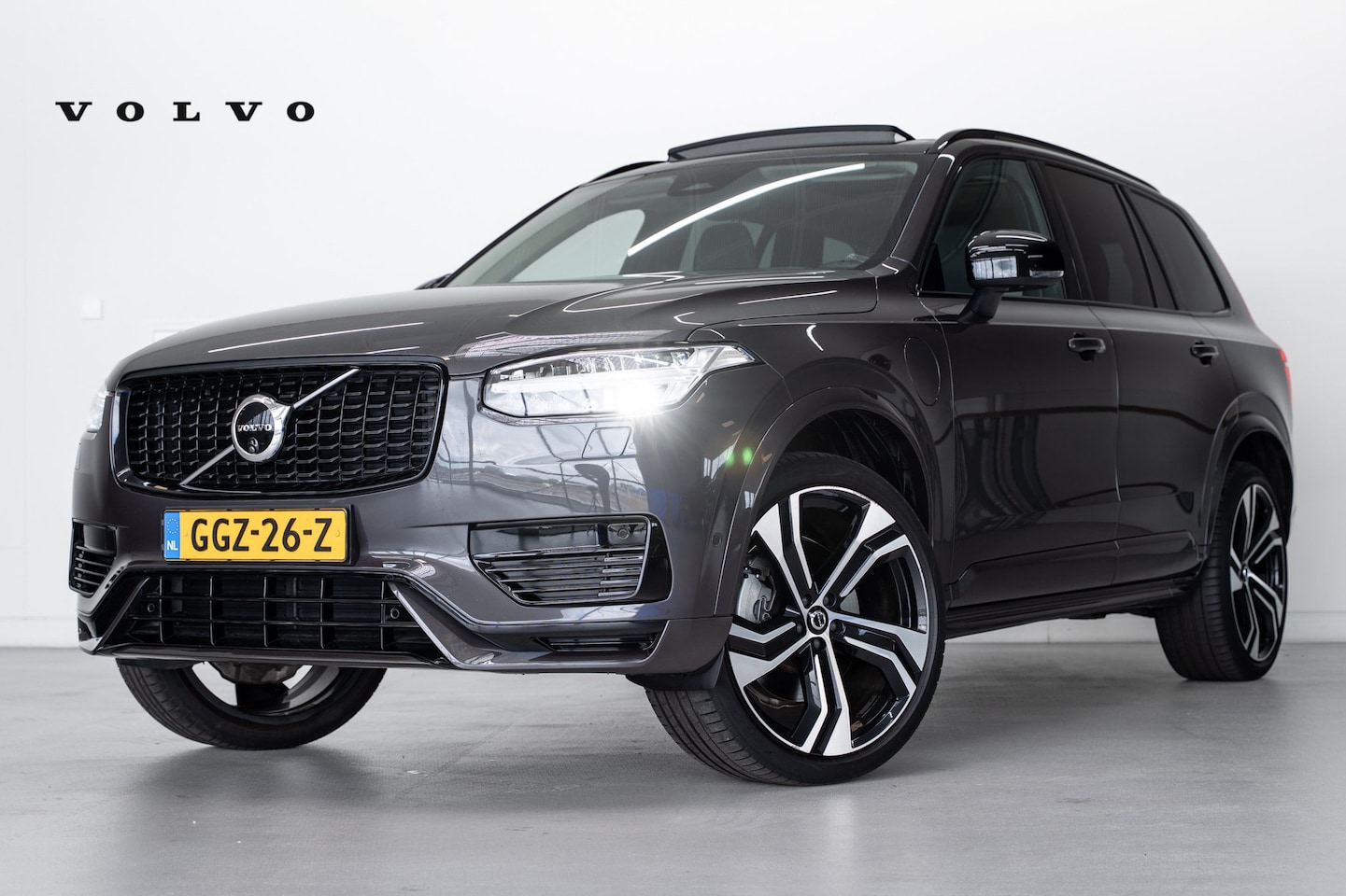 Volvo XC90 - T8 455PK Ultra Dark | Luchtvering | 360 | B&W Audio | Getint Glas | Trekhaak | 22'' - AutoWereld.nl