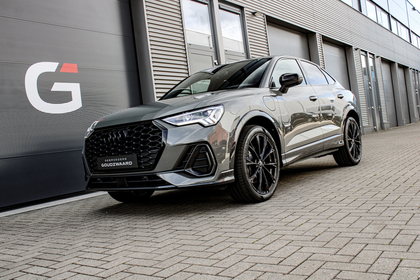 Audi Q3 Sportback - 45 TFSI e S Edition | Chronosgrijs | SONOS | Top View | ACC | Ambianceverlichting | Standk - AutoWereld.nl