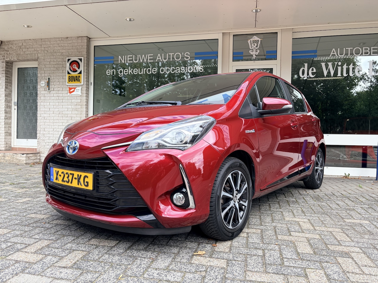 Toyota Yaris - 1.5 Hybrid Energy Plus Navi Fullmap/A.uitrijcamera/Parkeersens./Lederen multifunction. stu - AutoWereld.nl