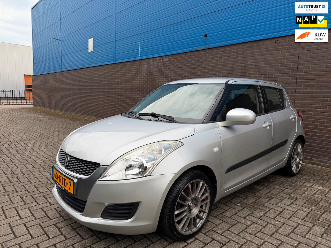 Suzuki Swift - 1.2 Comfort EASSS |1e Eigenaar | OH Dealer | 17” LM Velgen | Stoelverwarming | El. Ramen & - AutoWereld.nl