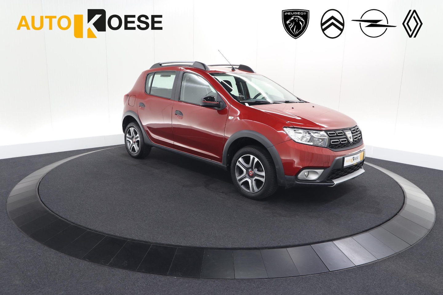 Dacia Sandero - TCe 90 Tech Road | Trekhaak | Navigatie | Parkeersensoren - AutoWereld.nl