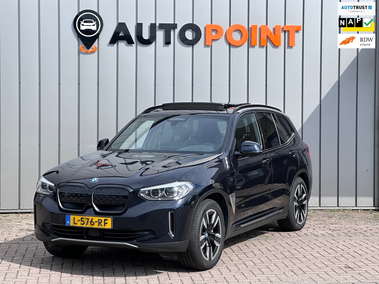 BMW iX3 - Executive 80 kWh SOH 96% 3 Fase [ Panorama Navi Apple / Andr - AutoWereld.nl