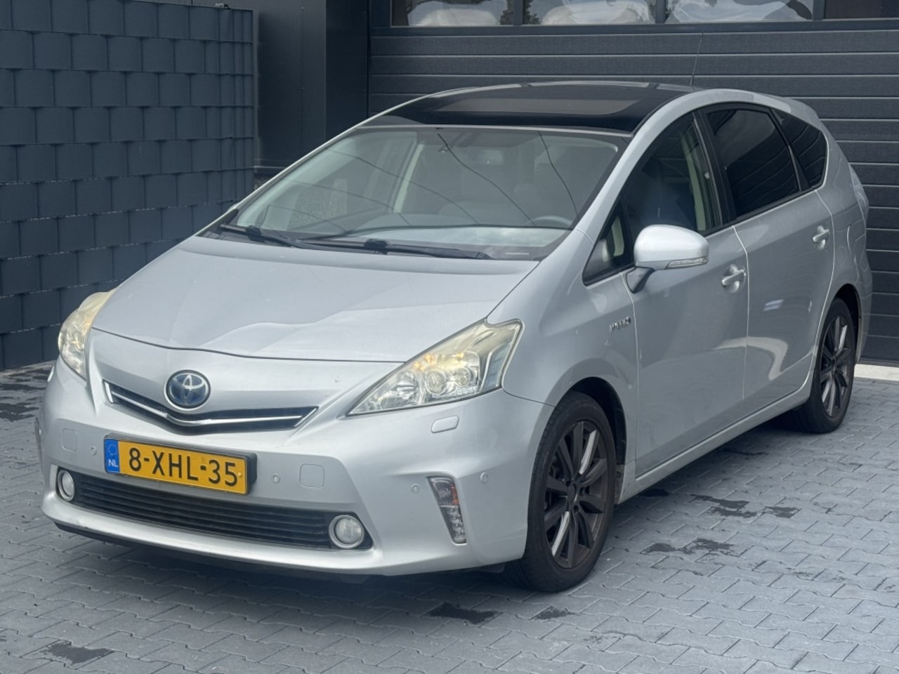 Toyota Prius Wagon - 1.8 Hybrid Dynamic Business *NAVI/CAMERA - AutoWereld.nl